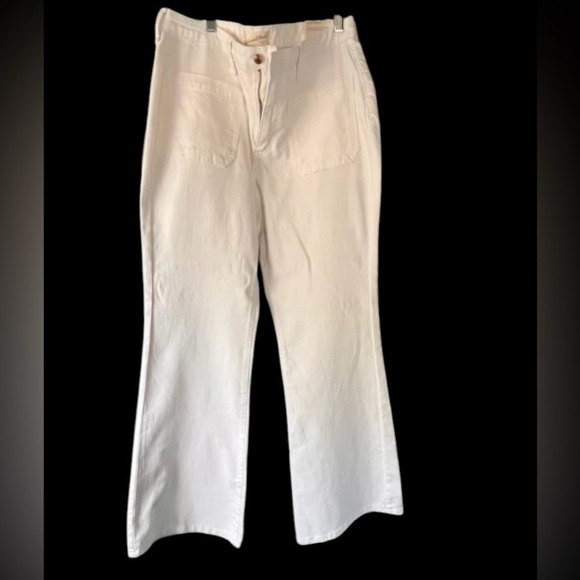 Universal Thread Women’s Sailor patch pocket White Jeans High rise Flare size 12 - Picture 1 of 16